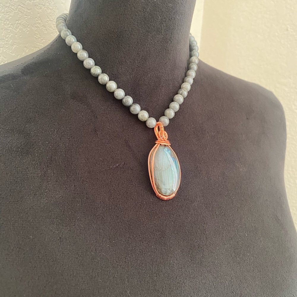 🔮 SOLD 🔮 Handmade Labradorite necklace